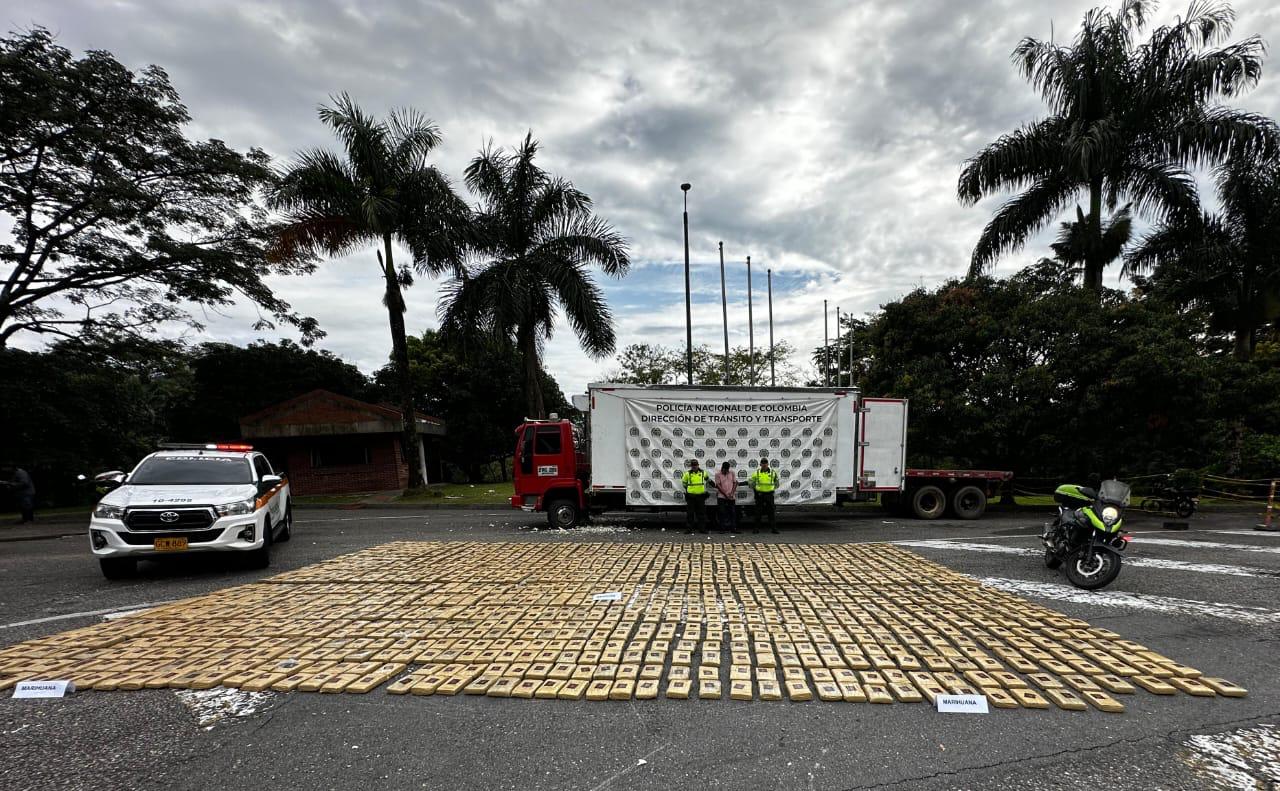 Policía incautó 1,2 toneladas de marihuana en la vía Bogotá–Villavicencio 8