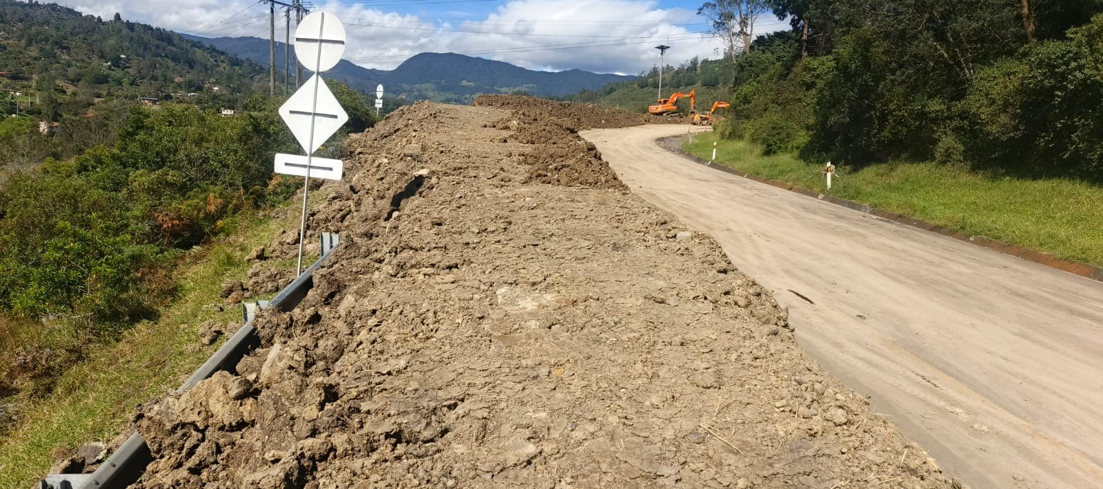 Ministra de Transporte confirma que un carril del kilómetro 18 se habilitaría en noviembre 1 Ministra de Transporte confirma que un carril del kilómetro 18 se habilitaría en noviembre 1