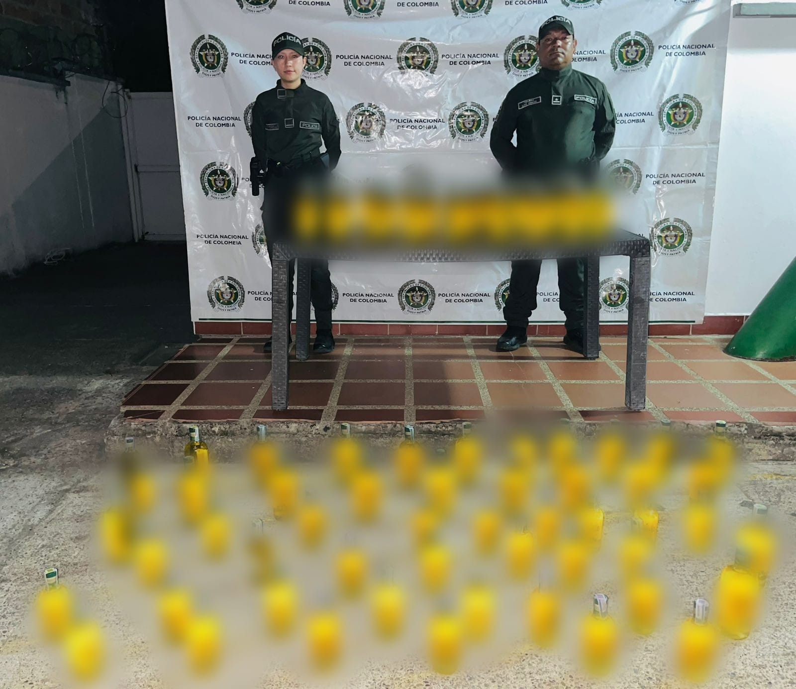 Policía incauta 75 botellas de licor adulterado en el festival Guayupe de Oro 1