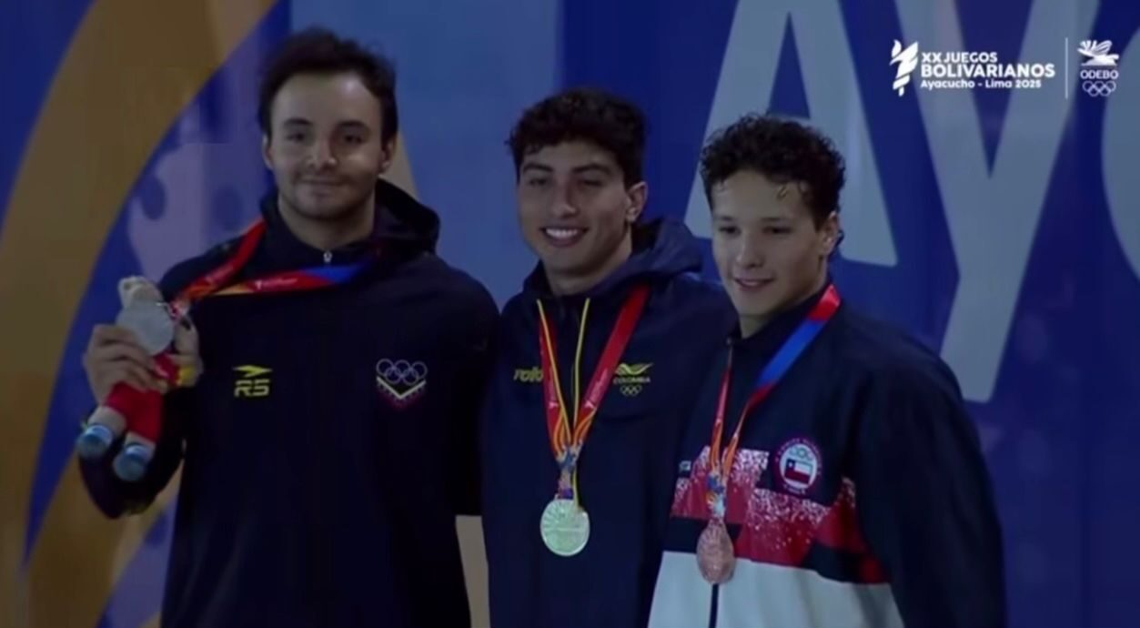 ¡Oro para Colombia! El nadador llanero Frank Solano hace historia en Ayacucho 2025 1