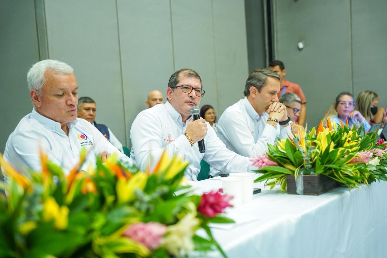 Gobierno y veedores discrepan sobre avances en la vía al Llano 1