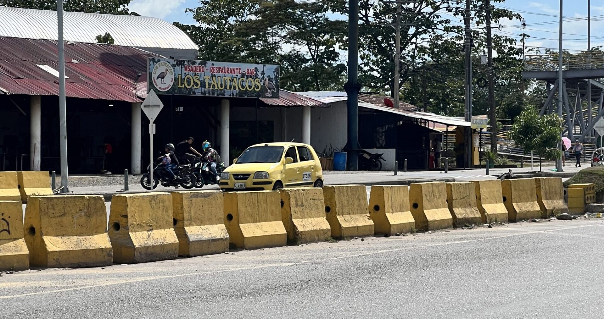 El separador convertido en cruce mortal sobre la avenida Puerto López 2