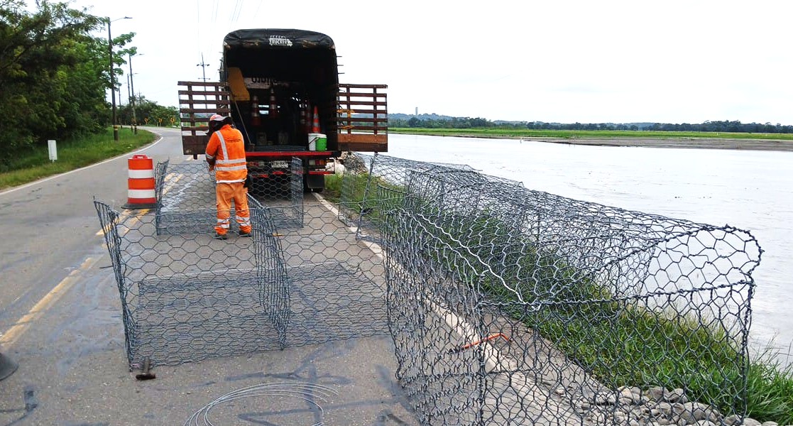 El río Metica continúa arrinconando la vía Puerto López – Puerto Gaitán 2 El río Metica continúa arrinconando la vía Puerto López – Puerto Gaitán 2