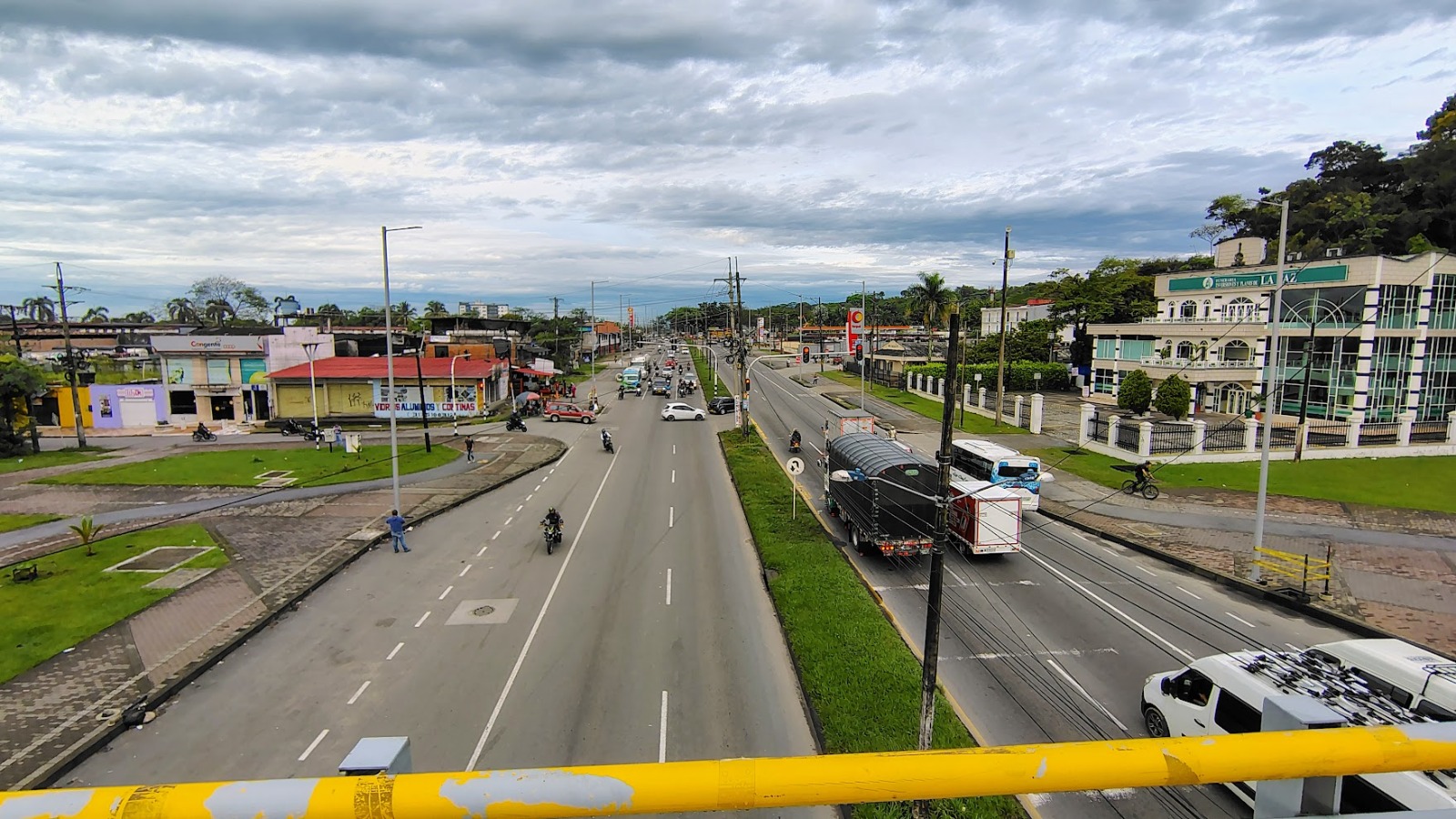 Cierres viales en Villavicencio por instalación del nuevo puente peatonal en Playa Rica 1