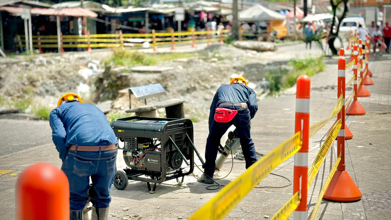 Inició la reconstrucción del puente de Villa Julia en Villavicencio 27