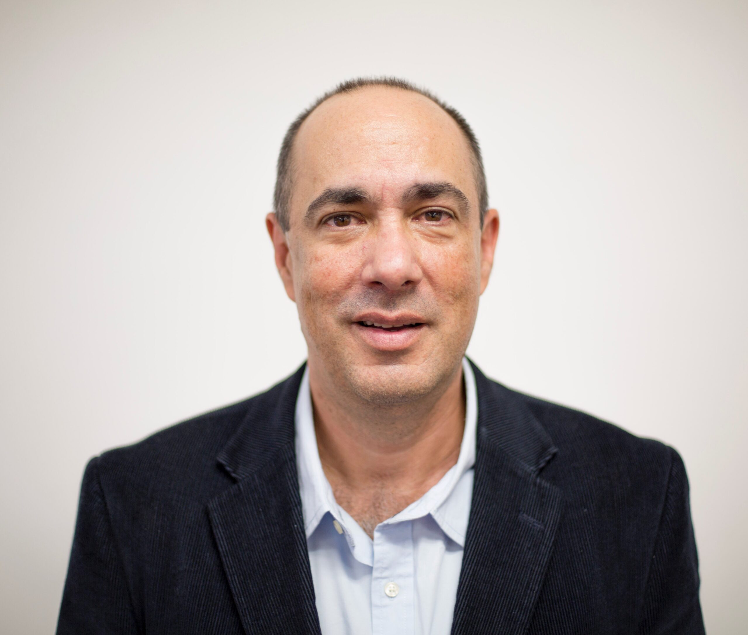 Fernando Cárdenas, experto en Economía, explica la realidad productiva del país | Entrevista 1