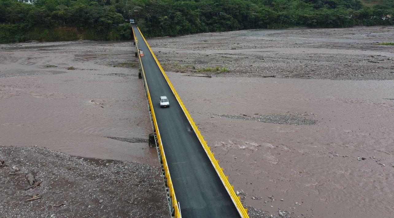 Puente Eduardo Santos vuelve a operar tras obras de mantenimiento 1