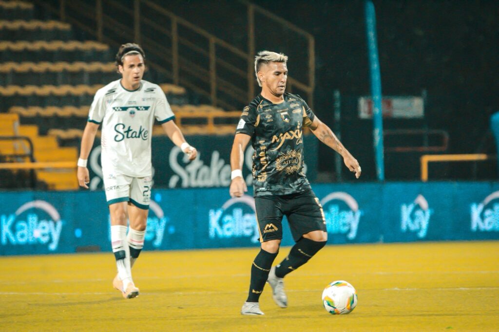 Llaneros y Fortaleza igualaron en un partido con el VAR de protagonista 2