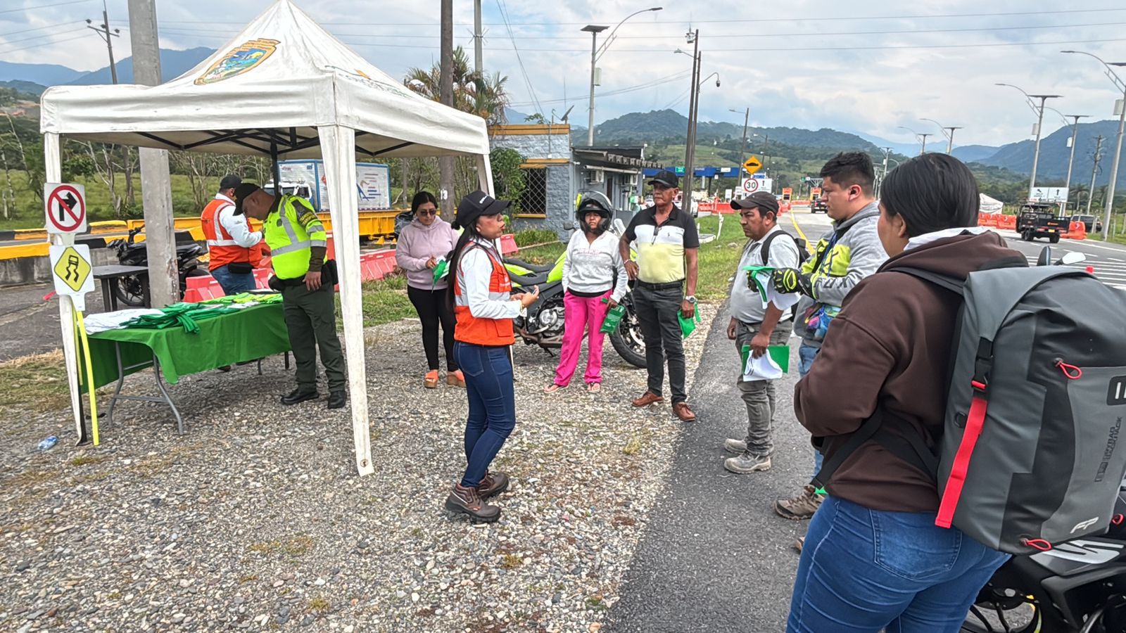 Jornada de sensibilización busca reducir riesgos en la vía Granada – Villavicencio 11