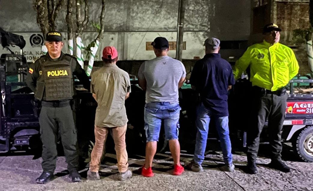 Capturan a dos hombres por explotación ilegal de material minero en Mesetas, Meta 1