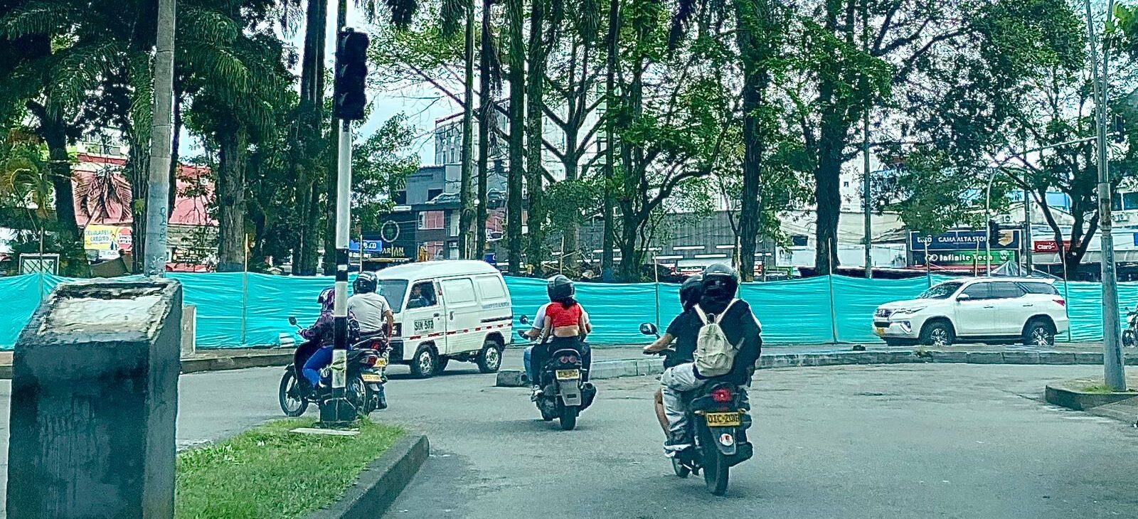 Las fallas estructurales en los semáforos de Villavo 2