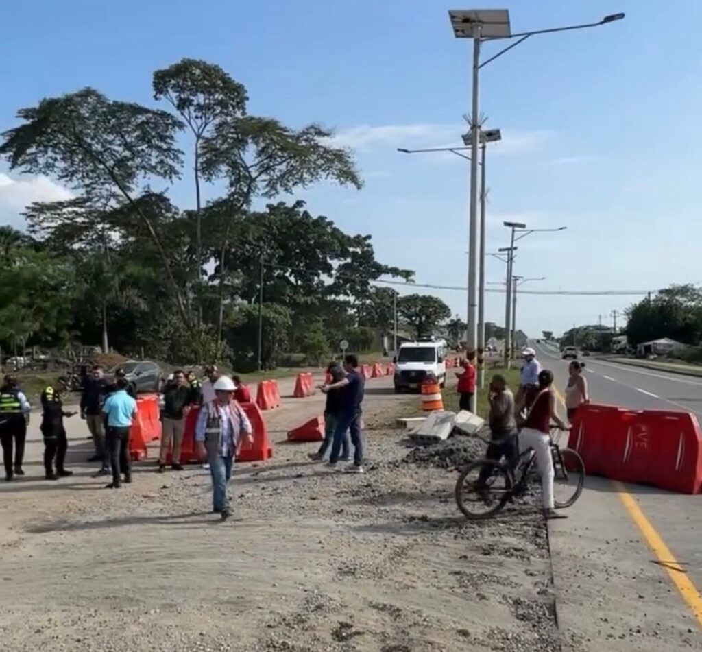 Acuerdan reapertura de accesos a Restrepo tras protestas por cierres viales