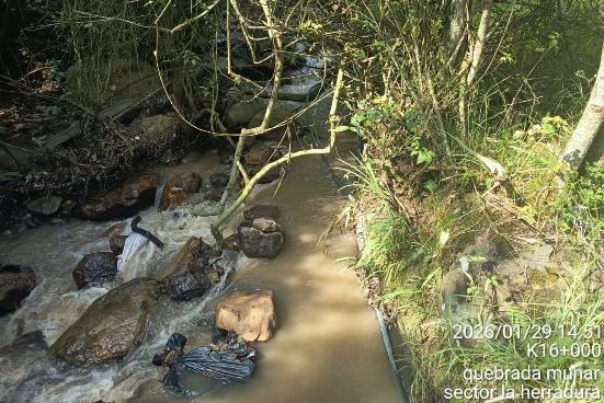 Coviandina alerta por intervenciones ilegales en quebrada Munar sobre la vía Bogotá - Villavicencio 3