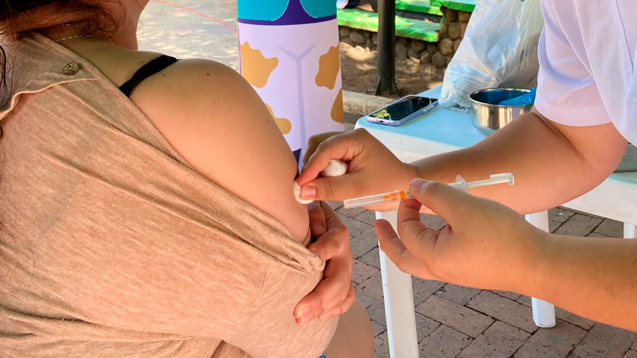 MinSalud advierte riesgo y pide revisar vacunas antes de viajar en Semana Santa 1