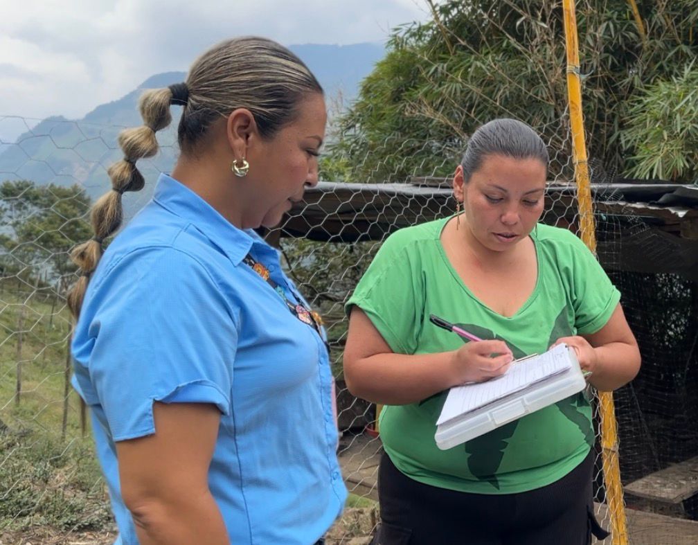 Mujeres de El Calvario fortalecen producción de alimentos orgánicos con apoyo de Cormacarena 2