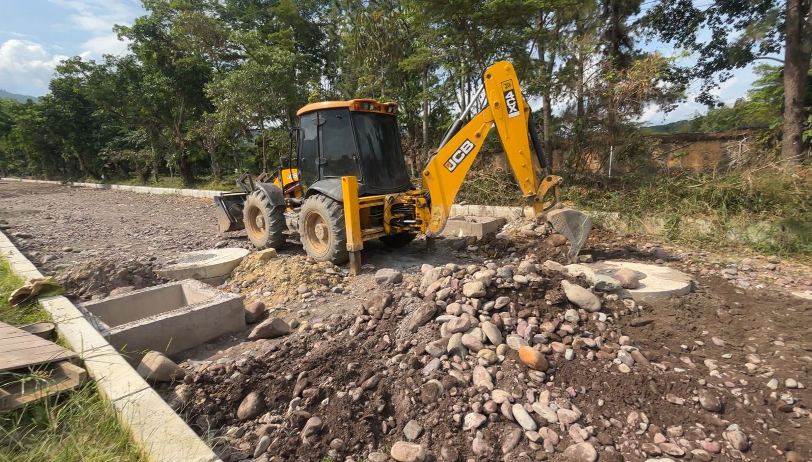 Villavicencio: Avanza la doble calzada en la vereda El Carmen 1