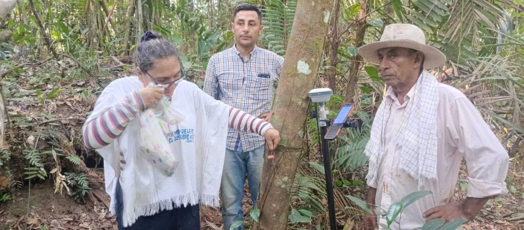 Familia desplazada por paramilitares recupera sus tierras en Mapiripán 2 Familia desplazada por paramilitares recupera sus tierras en Mapiripán 2