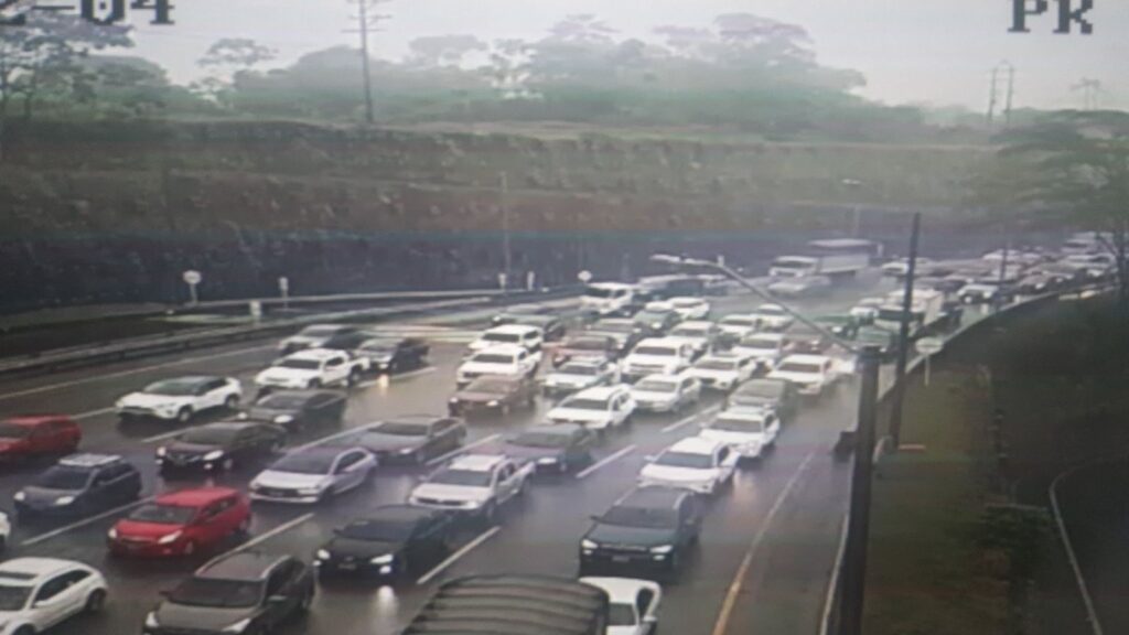 Vía al Llano: Alto flujo y lluvias marcan la jornada en sentido Villavicencio - Bogotá 2 Vía al Llano: Alto flujo y lluvias marcan la jornada en sentido Villavicencio - Bogotá 2