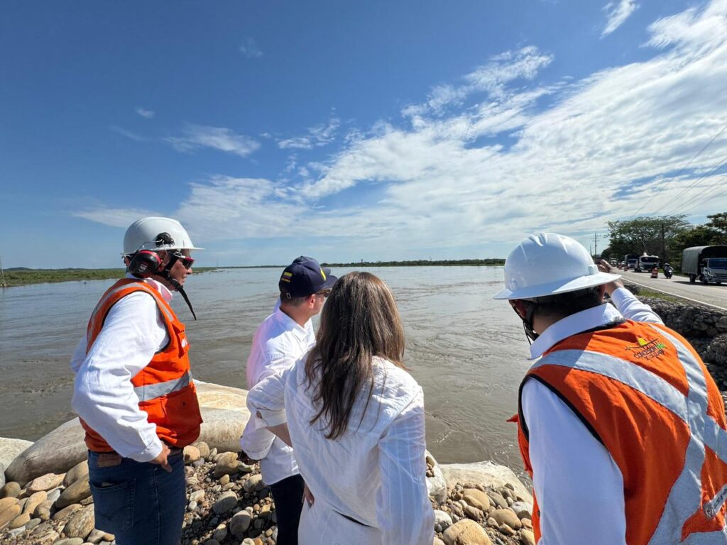 Gobierno contiene emergencia en la vía Puerto López – Puerto Gaitán tras creciente del río Metica 2 Gobierno contiene emergencia en la vía Puerto López – Puerto Gaitán tras creciente del río Metica 2