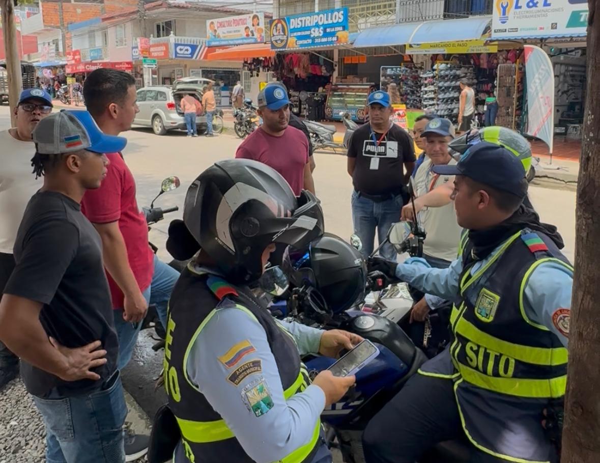Villavicencio: Autoridades realizan operativos en Santa Helena y Porfía para recuperar el espacio público