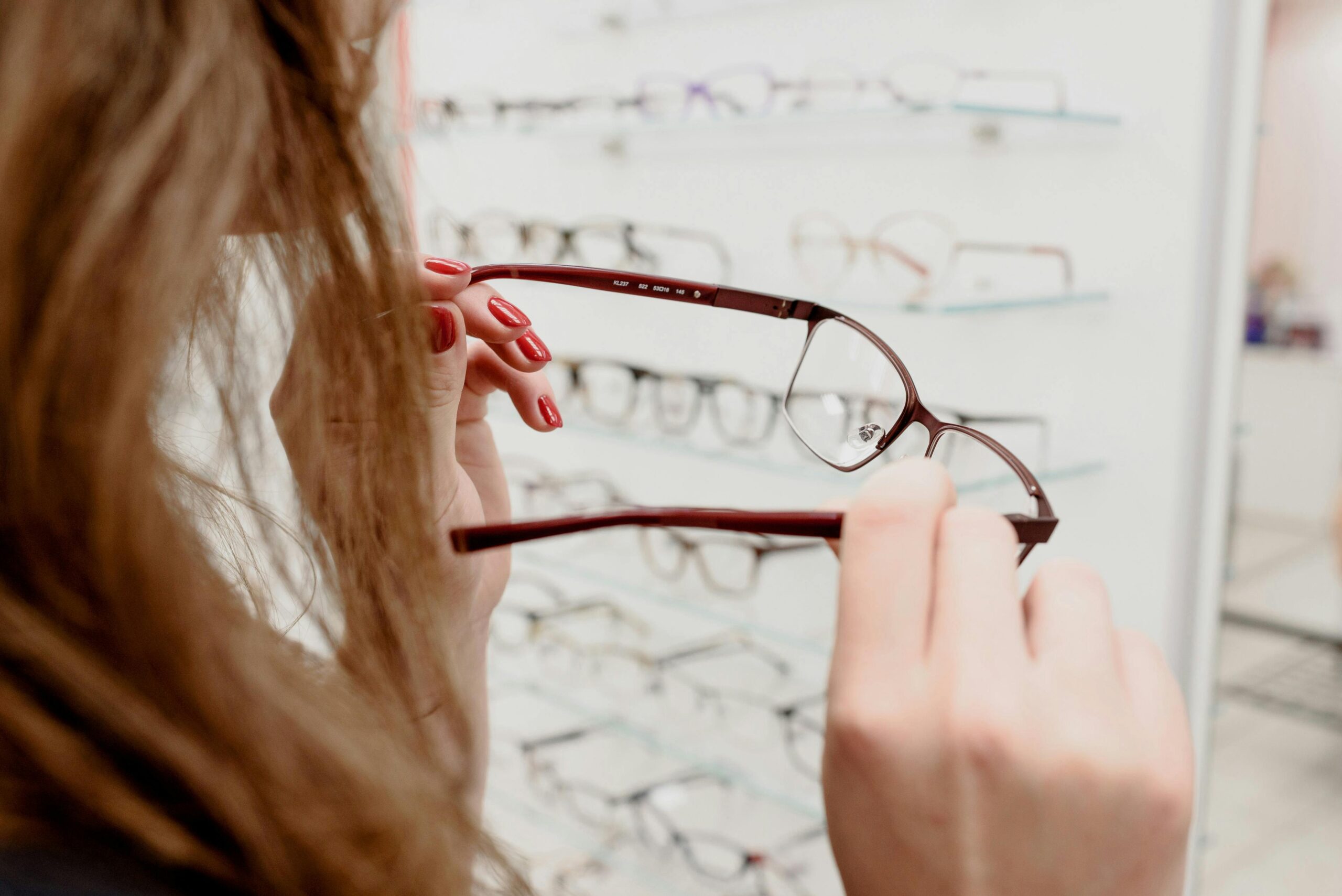 Cómo elegir correctamente gafas para lectura después de los 40 1