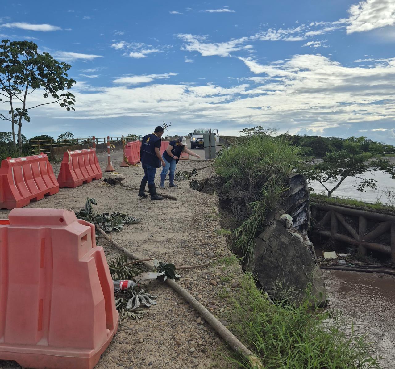 Emergencia en puente del río Humea afecta corredor vial entre Puerto López y Cabuyaro 2