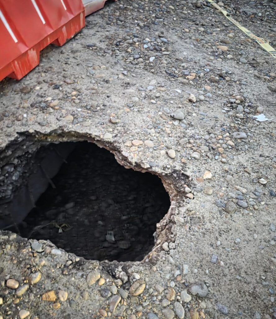 Cierre total de la vía Puerto López–Cabuyaro por emergencia en puente sobre el río Humea 2