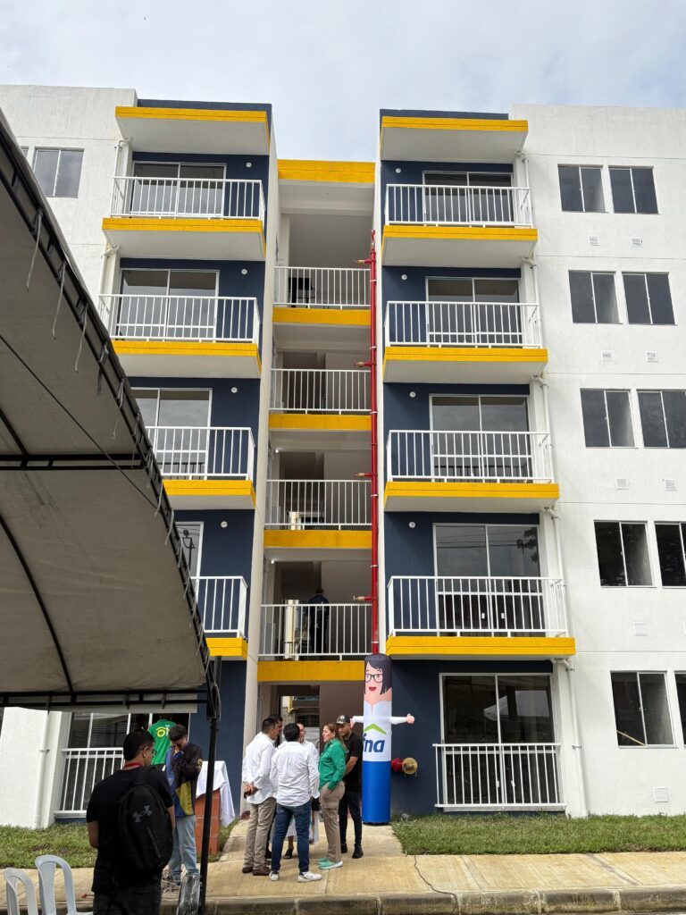 Entregan primera etapa del proyecto Centenario en Acacías: más de 120 familias serán beneficiadas