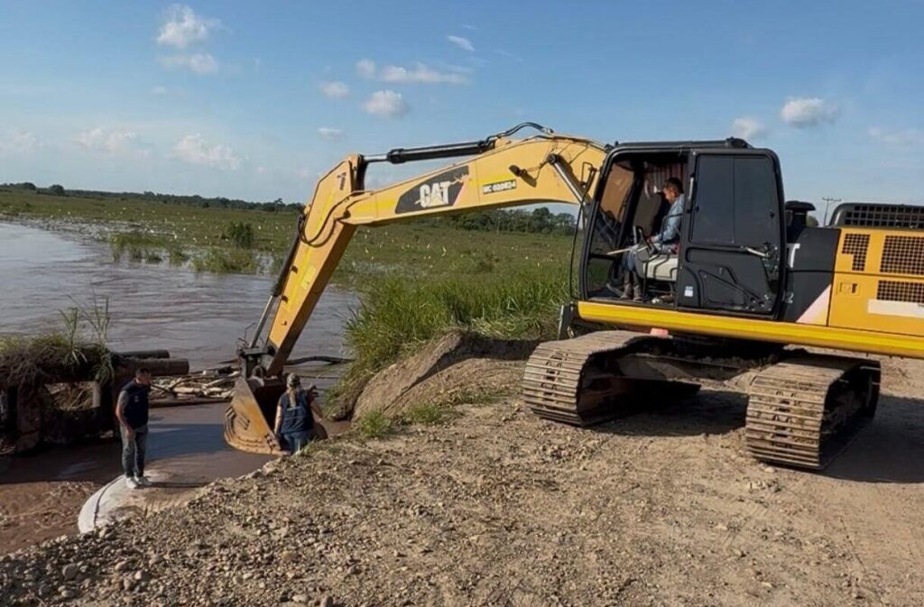 Avanzan obras para recuperar paso entre Puerto López y Cabuyaro tras emergencia en el río Humea 2