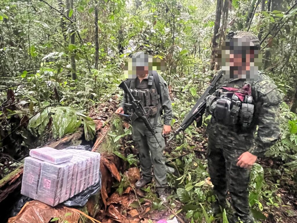 Hallan cocaína, químicos y maquinaria en laboratorio ilegal de Guaviare