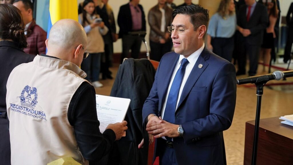 Desde el Palacio de San Carlos, el CNE acompañó el inicio oficial del voto de los colombianos en el exterior para las elecciones presidenciales de 2026 2 Desde el Palacio de San Carlos, el CNE acompañó el inicio oficial del voto de los colombianos en el exterior para las elecciones presidenciales de 2026 2