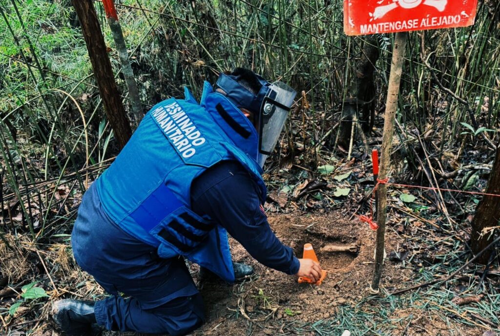 Ejército destruyó cinco artefactos explosivos en el Meta: uno estaba a 400 metros de una escuela rural