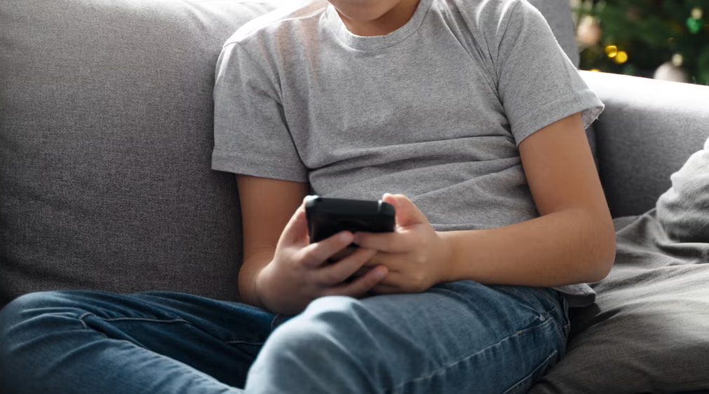 La violencia digital tiene cara de niña | Opinión