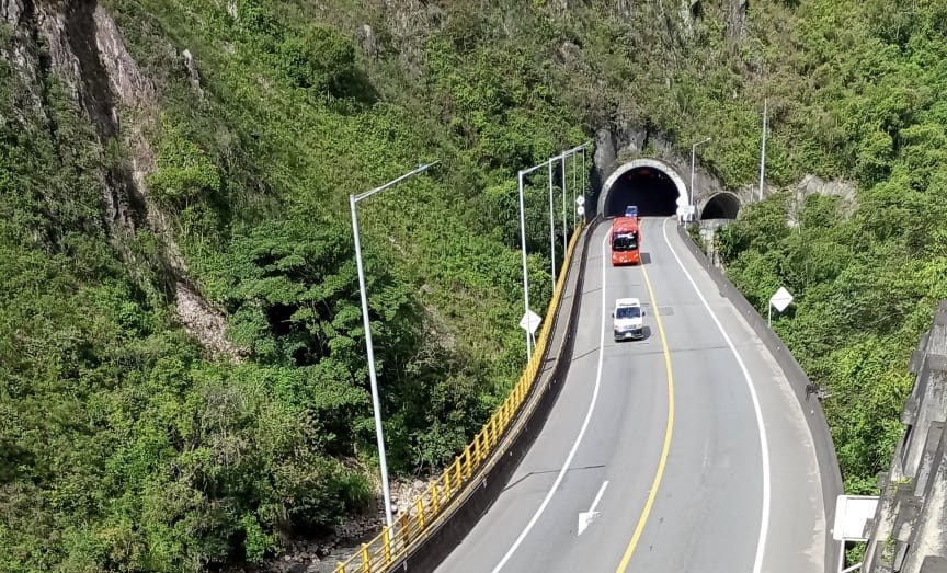 Conozca cómo funcionará el reversible en la vía al Llano este lunes festivo