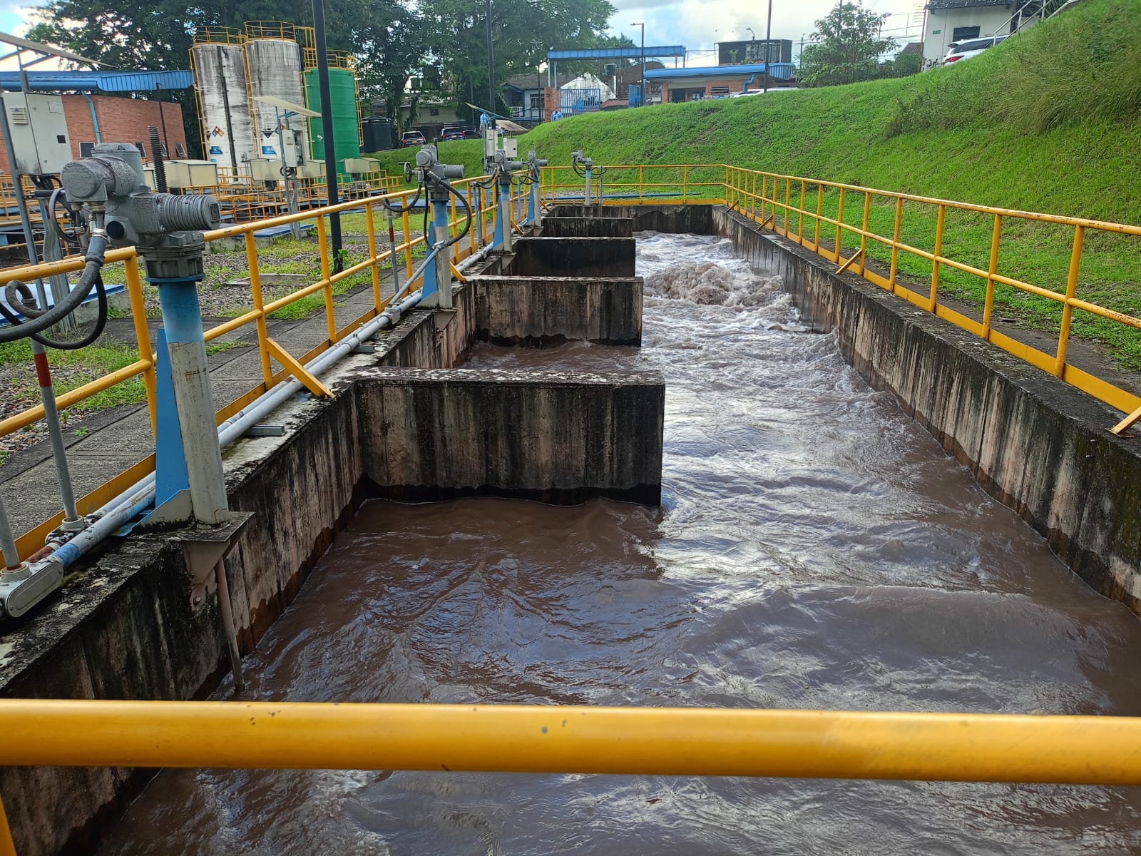 EAAV asegura que Villavicencio recuperó el 99 % del servicio de agua 1