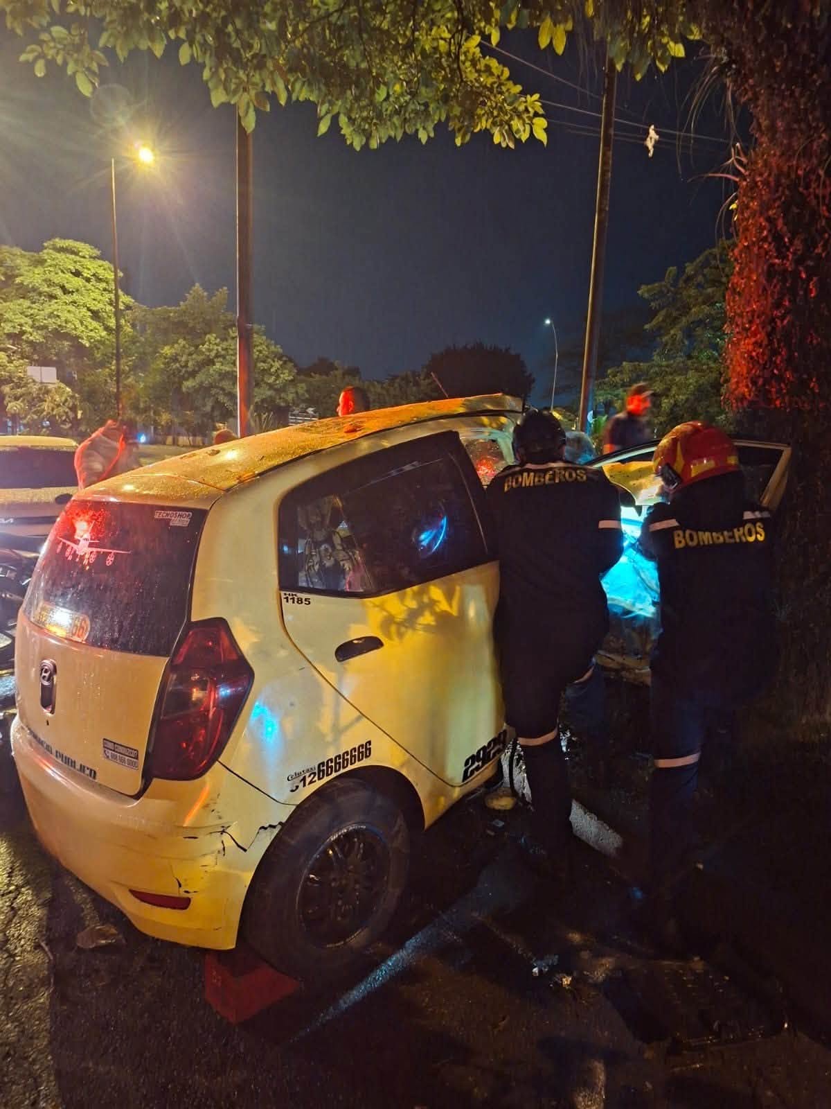 Así fue el rescate de una víctima atrapada tras accidente en la vía a Catama