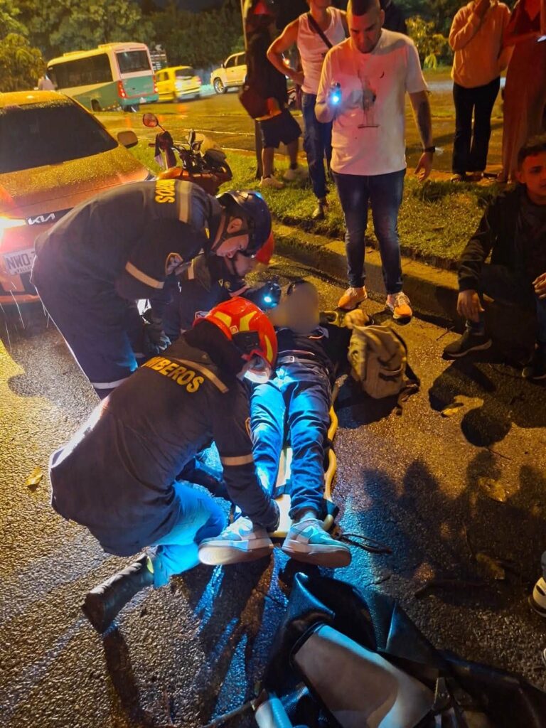 Así fue el rescate de una víctima atrapada tras accidente en la vía a Catama 2