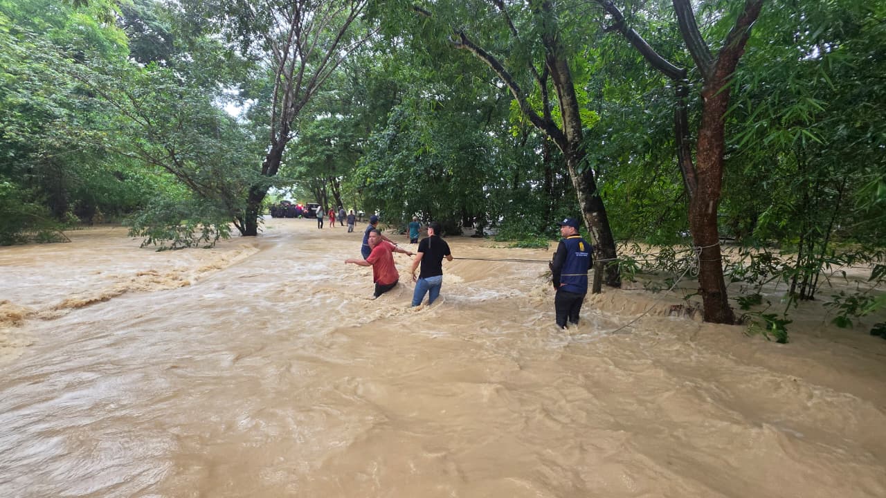 Lluvias provocan desbordamiento del río Tocaría y obligan a evacuar familias en Casanare