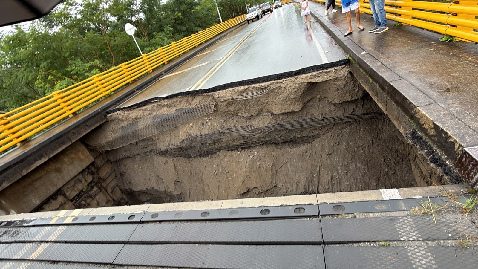 Emergencia vial en el Ariari: colapsó costoso puente que no duró ni 6 años en funcionamiento