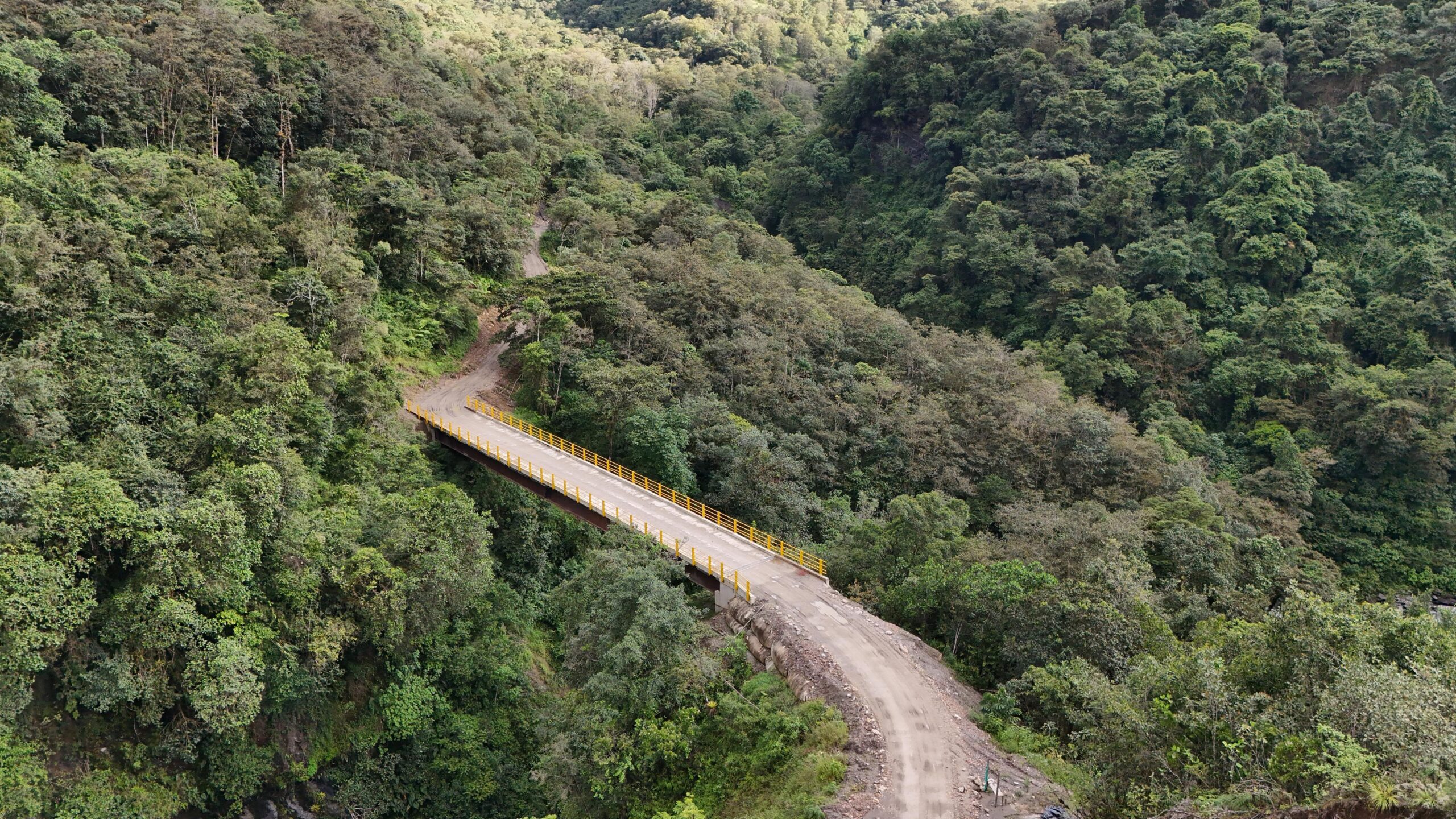El puente que reemplazó una canasta sobre el vacío en San Juanito y El Calvario
