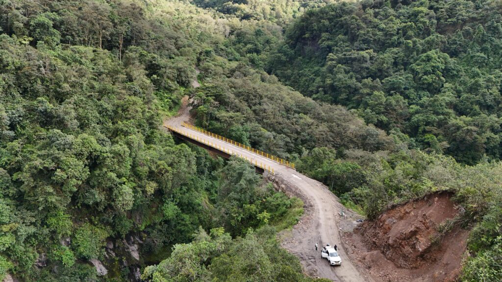 El puente que reemplazó una canasta sobre el vacío en San Juanito y El Calvario 2