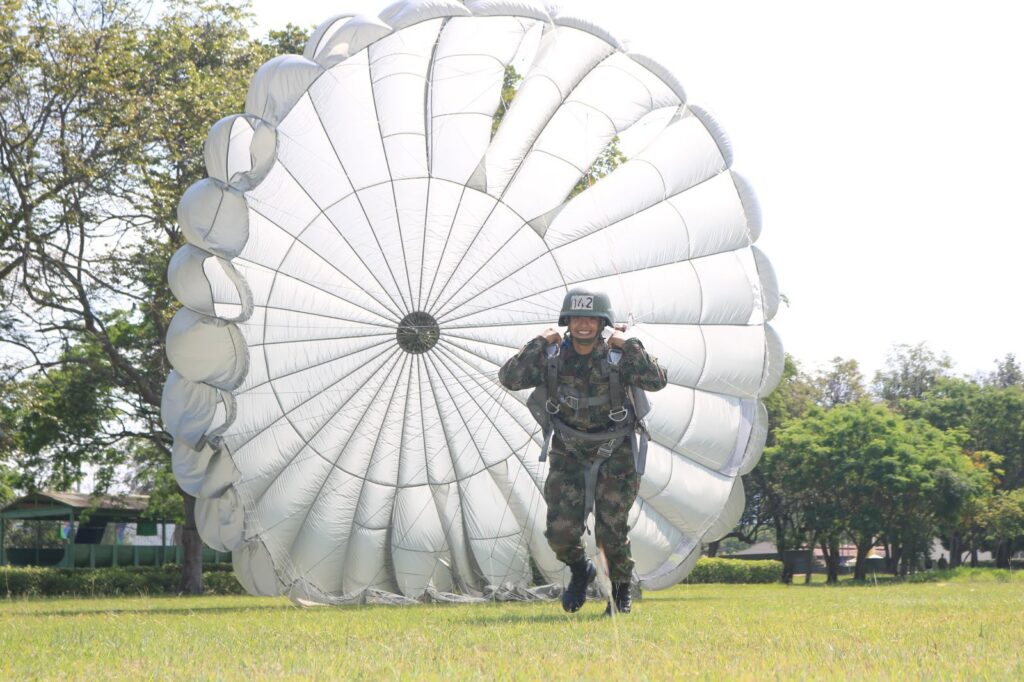 Antes de Tolemaida, estuvo Apiay: así nació el paracaidismo militar del Ejército