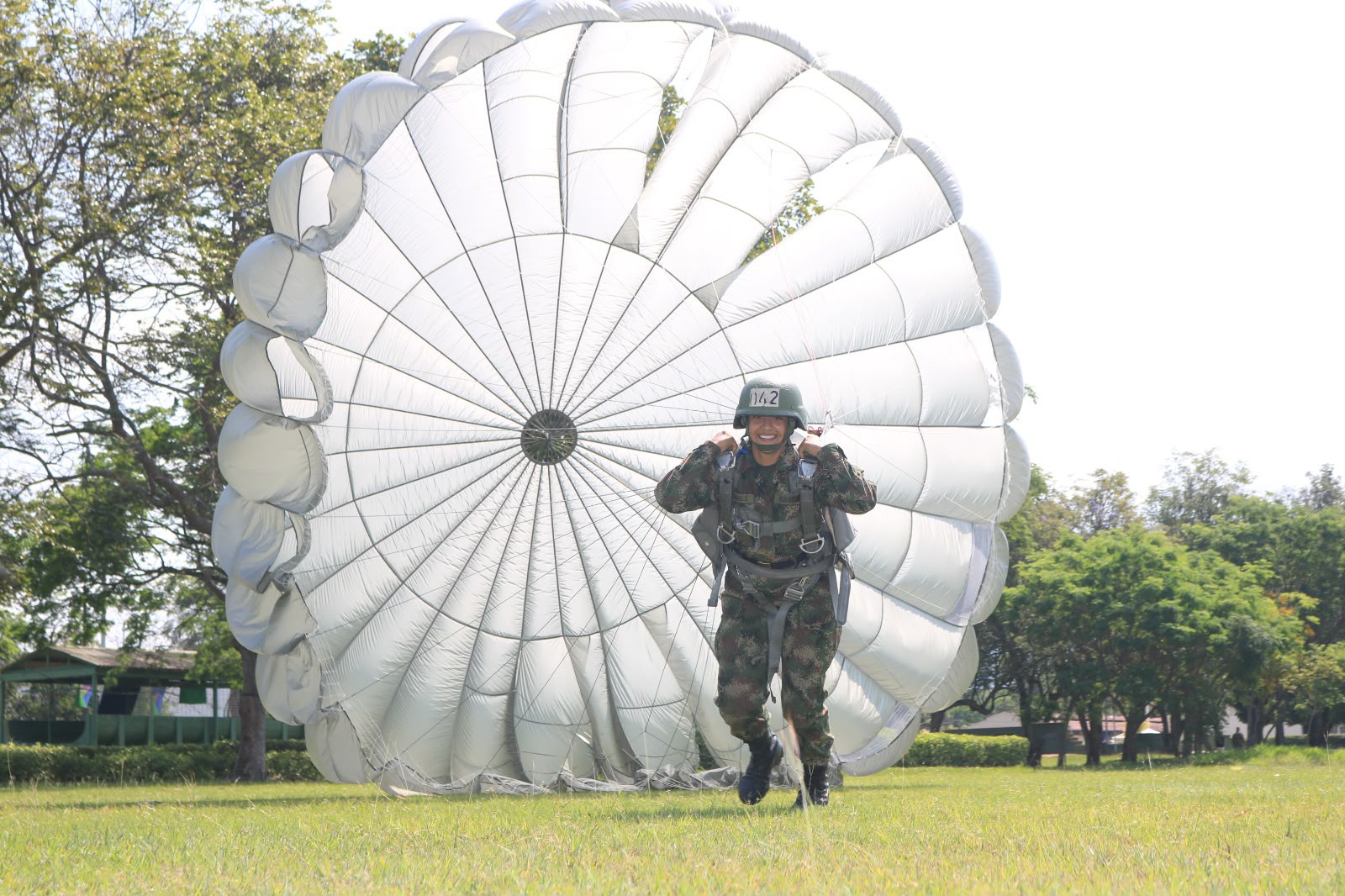 Antes de Tolemaida, estuvo Apiay: así nació el paracaidismo militar del Ejército
