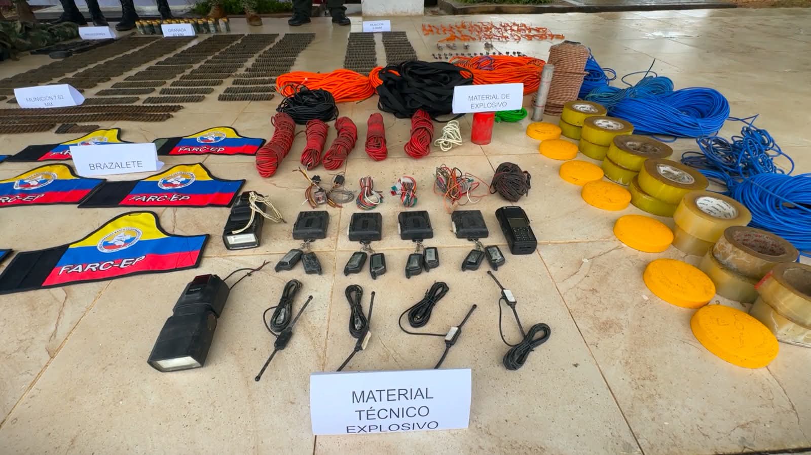 Hallan gigante caleta de explosivos y armamento de las disidencias en el Meta 2