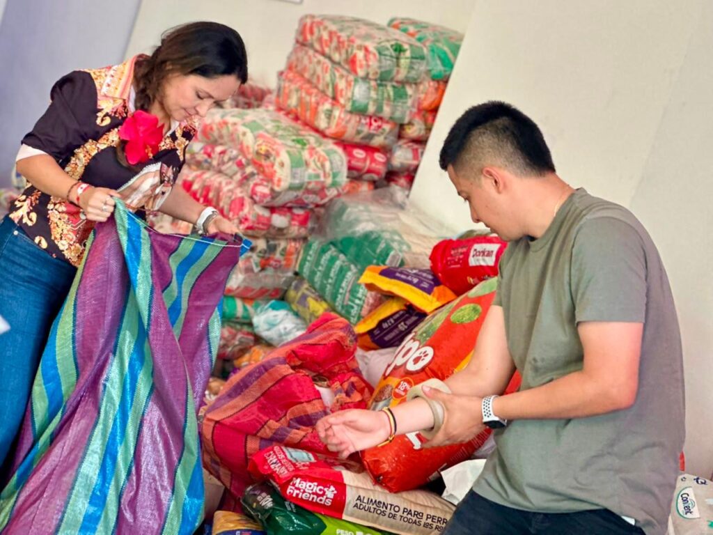 Alcaldía y Gobernación del Meta enviaron más de 86 toneladas de ayudas a damnificados del terremoto 3 Alcaldía y Gobernación del Meta enviaron más de 86 toneladas de ayudas a damnificados del terremoto 3