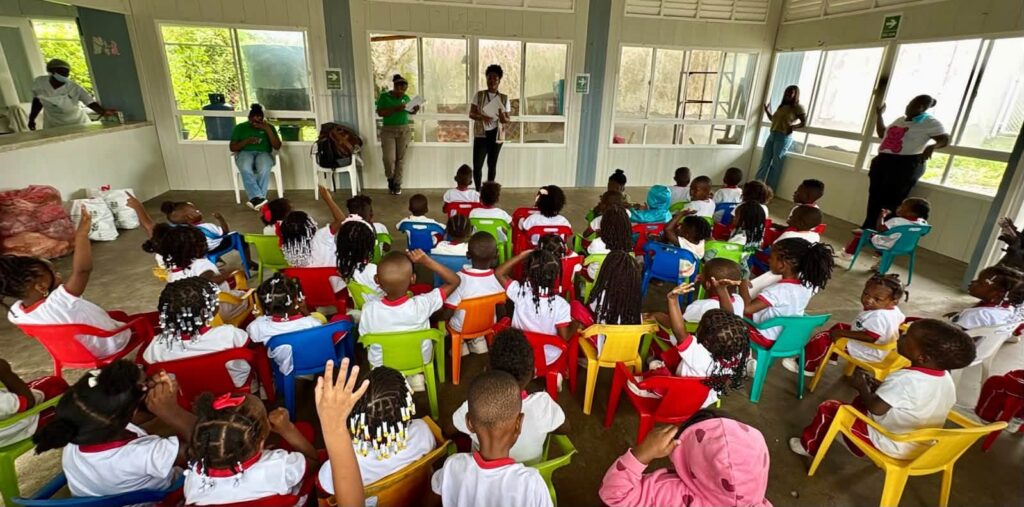 Más de 1,2 millones de estudiantes retomaron clases tras el terremoto en Colombia