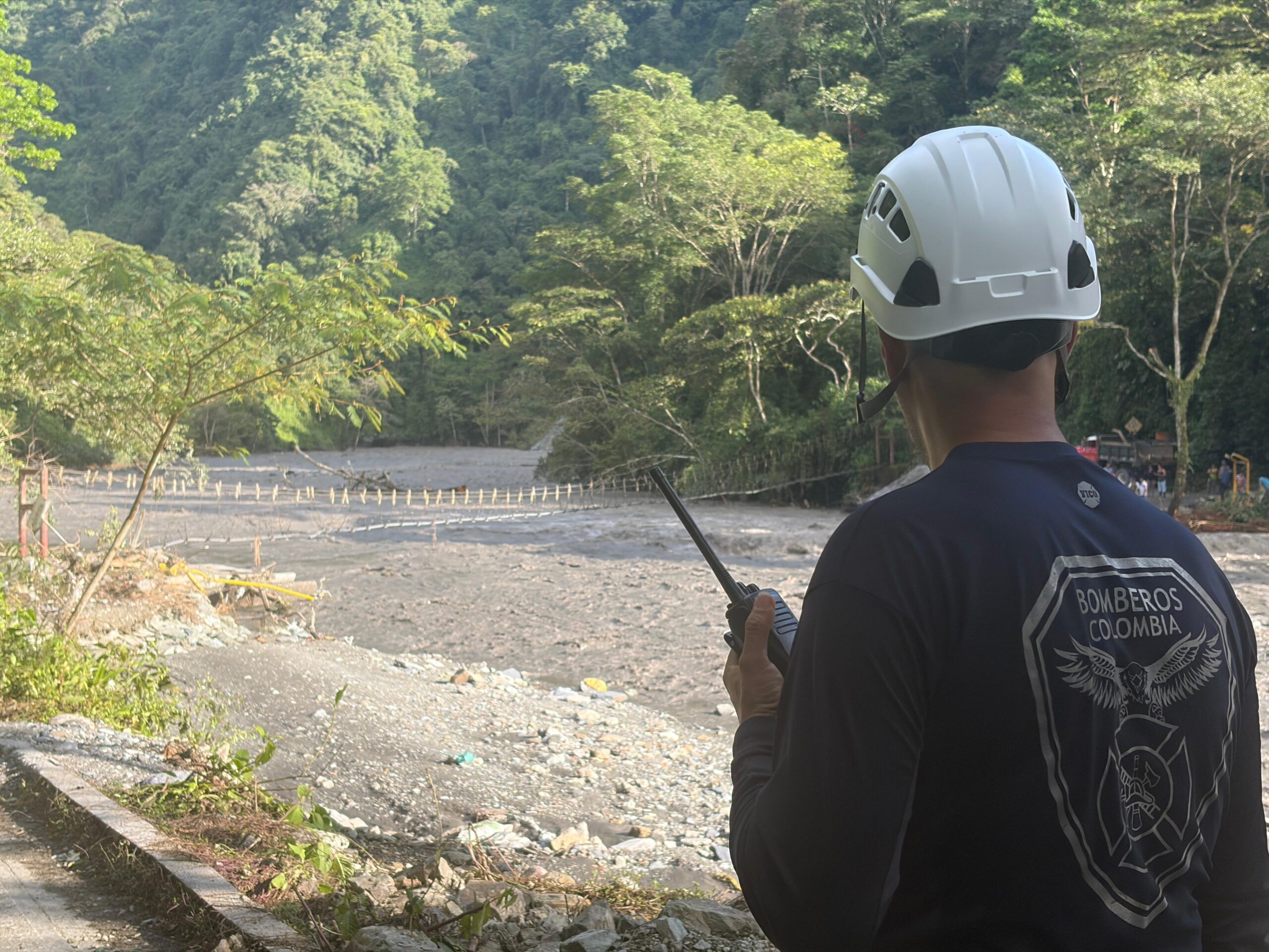 Caída del puente Ocal deja aisladas comunidades de Guayabetal y Acacías 1