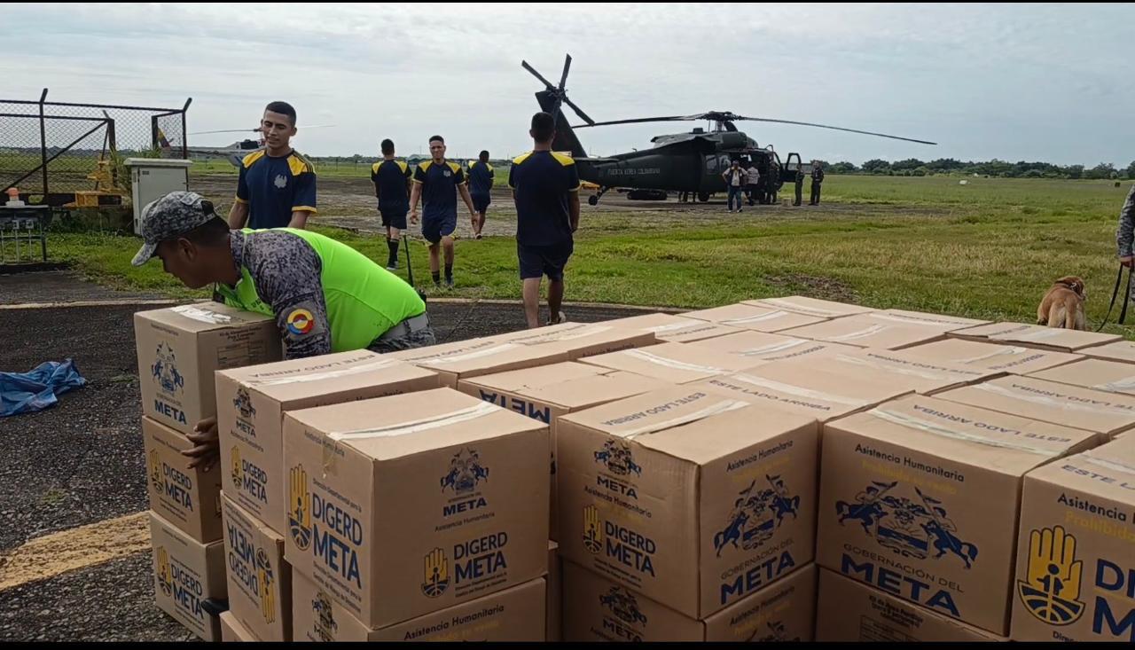 Ayuda aérea llega a comunidades aisladas por las lluvias en el Meta