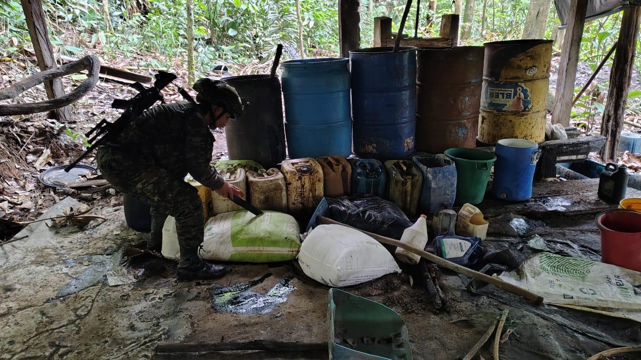 Ejército y Policía afectan estructura de producción de pasta base de coca en Mapiripán, Meta 1