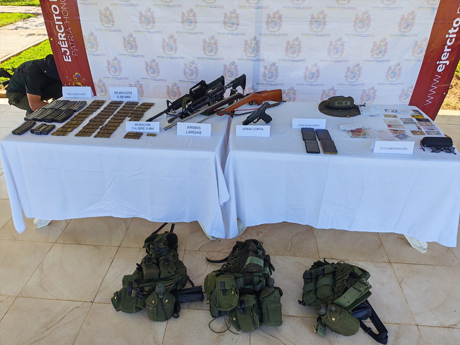 El arsenal que quedó abandonado tras operativo contra ‘Jhon Linares’ en La Macarena 1